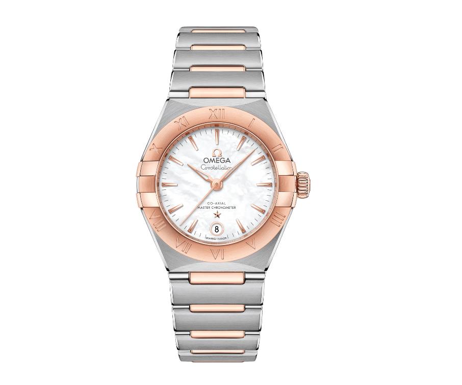 The 29 mm replica watches are designed for females.